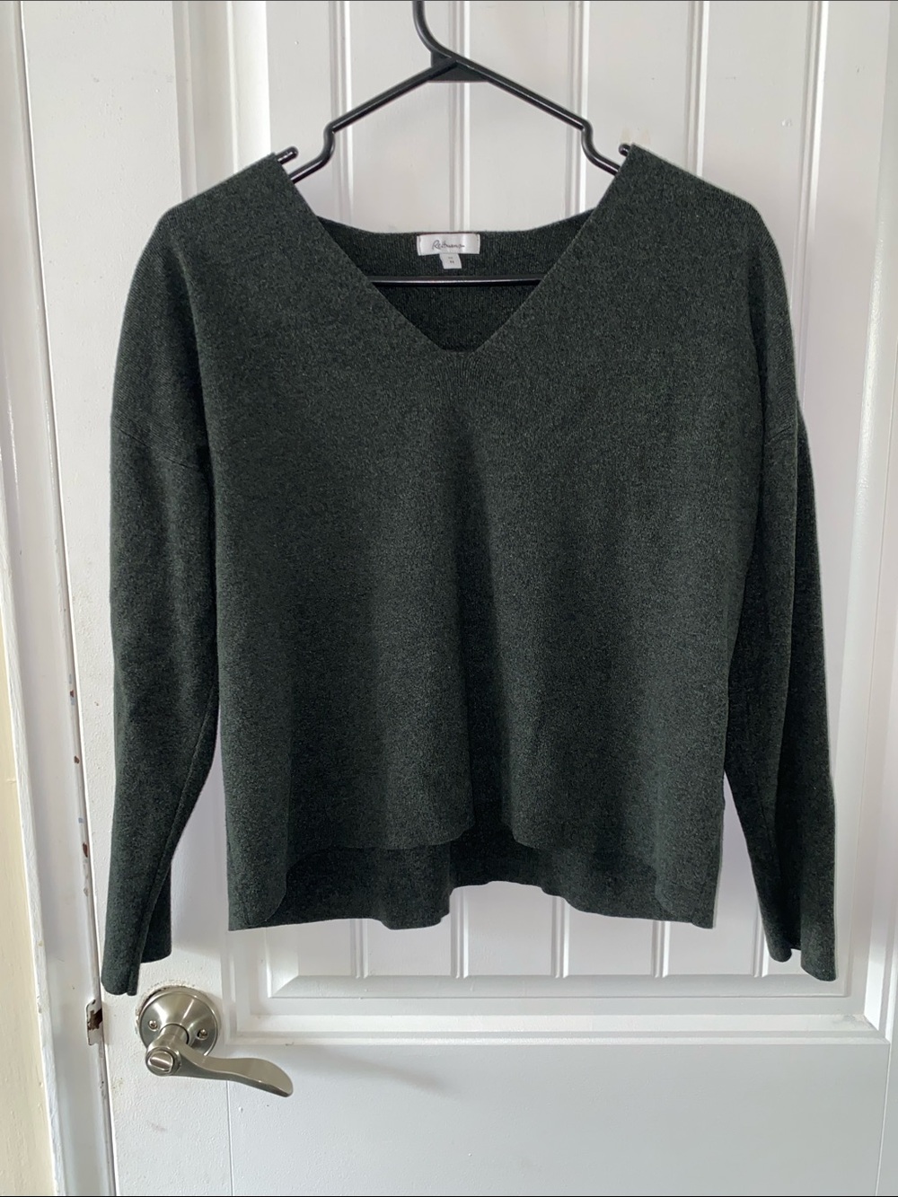 Reitmans Dark Grey/Green V-Neck Lightweight Sweater